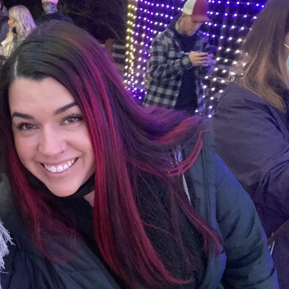 Meet your Posher, Kendra - Picture 2 of 2